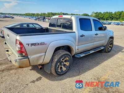 Trzecie zdjęcie samochodu z tyłu: 2012 TOYOTA TACOMA DOUBLE CAB PRERUNNER VIN:5TFJU4GNXCX022018 - miniatura