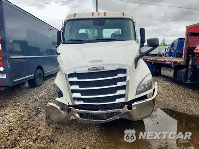 Piąte zdjęcie samochodu w środku: 2025 FREIGHTLINER CASCADIA 116 SEMI TRUCK VIN:3AKJHTDV3SSVL0725 - miniatura