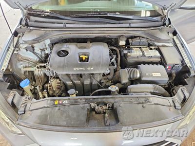 Zdjęcie 11 z 12 samochodu: 2017 HYUNDAI ELANTRA SE VIN:5NPD84LFXHH138712 - miniatura
