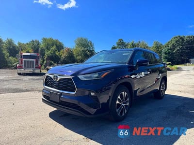 Drugie zdjęcie samochodu z przodu: 2021 TOYOTA HIGHLANDER XLE VIN:5TDGZRBH0MS545615 - miniatura