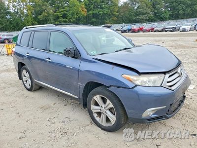 Czwarte zdjęcie samochodu z boku: 2013 TOYOTA HIGHLANDER LIMITED VIN:5TDDK3EH3DS248483 - miniatura