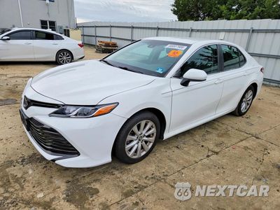 2018 TOYOTA CAMRY LE 4T1B11HK6JU664777 - główne zdjęcie licytacji z USA - miniatura