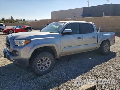 2017 TOYOTA TACOMA SR5 5TFAX5GN1HX089126 - główne zdjęcie licytacji z USA - miniatura