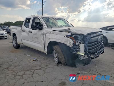 Czwarte zdjęcie samochodu z boku: 2025 TOYOTA TUNDRA SR VIN:5TFKB5DA8SX273653 - miniatura