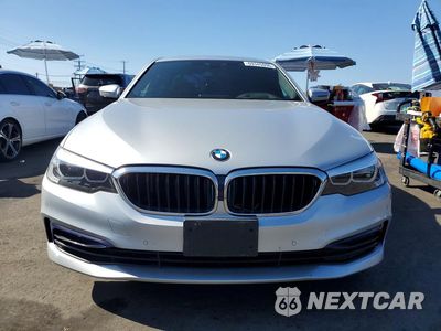 Piąte zdjęcie samochodu w środku: 2019 BMW 530E VIN:WBAJA9C58KB399581 - miniatura