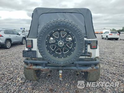 Zdjęcie 6 z 13 samochodu: 2011 JEEP WRANGLER UNLIMITED SAHARA VIN:1J4BA5H19BL572440 - miniatura