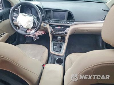 Zdjęcie 8 z 12 samochodu: 2017 HYUNDAI ELANTRA VALUE EDITION VIN:5NPD84LF4HH176811 - miniatura