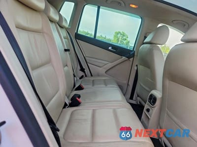 Zdjęcie 11 z 13 samochodu: 2011 VOLKSWAGEN TIGUAN S VIN:WVGBV7AX4BW514136 - miniatura