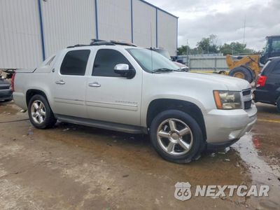 Czwarte zdjęcie samochodu z boku: 2013 CHEVROLET AVALANCHE LTZ VIN:3GNMCGE05DG264365 - miniatura
