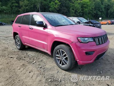 Czwarte zdjęcie samochodu z boku: 2021 JEEP GRAND CHEROKEE LAREDO VIN:1C4RJFAG0MC809599 - miniatura