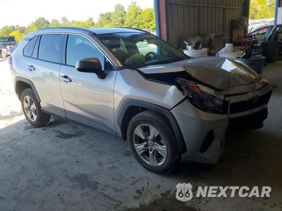 Czwarte zdjęcie samochodu z boku: 2024 TOYOTA RAV4 XLE VIN:2T3W1RFV1RW323089 - miniatura