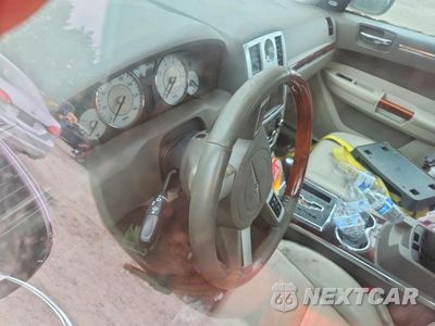 Zdjęcie 9 z 12 samochodu: 2010 CHRYSLER 300 LIMITED VIN:2C3CA3CV0AH176163 - miniatura
