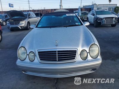 Piąte zdjęcie samochodu w środku: 2002 MERCEDES-BENZ CLK 55 AMG VIN:WDBLK74GX2T120752 - miniatura