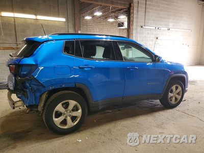 Trzecie zdjęcie samochodu z tyłu: 2019 JEEP COMPASS LATITUDE VIN:3C4NJDBB7KT829100 - miniatura