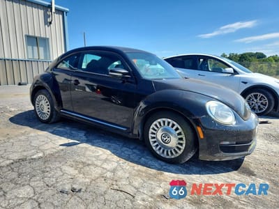 Czwarte zdjęcie samochodu z boku: 2012 VOLKSWAGEN BEETLE VIN:3VWJP7AT0CM609699 - miniatura
