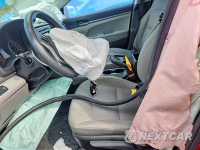 Zdjęcie 7 z 12 samochodu: 2017 HYUNDAI ELANTRA SE VIN:KMHD74LF9HU400353 - miniatura