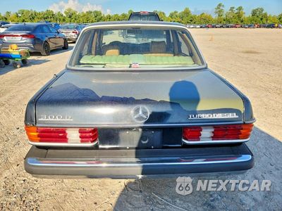 Zdjęcie 6 z 12 samochodu: 1981 MERCEDES-BENZ 300 D VIN:WDBAB30A1BB240835 - miniatura