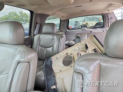 Zdjęcie 10 z 13 samochodu: 2005 CHEVROLET SUBURBAN K1500 VIN:1GNFK16Z85J187657 - miniatura