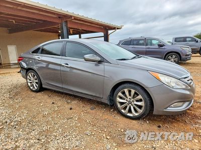 Czwarte zdjęcie samochodu z boku: 2013 HYUNDAI SONATA SE VIN:5NPEC4AC4DH577278 - miniatura