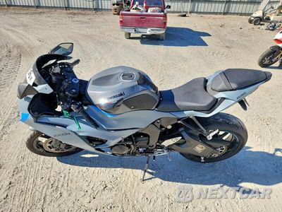 Trzecie zdjęcie samochodu z tyłu: 2025 KAWASAKI ZX K VIN:JKBZXJK17SA009490 - miniatura