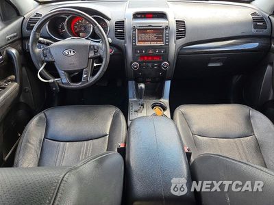 Zdjęcie 8 z 12 samochodu: 2013 KIA SORENTO SX VIN:5XYKW4A27DG359800 - miniatura