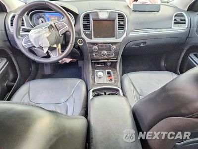 Zdjęcie 8 z 12 samochodu: 2015 CHRYSLER 300 LIMITED VIN:2C3CCAAGXFH930776 - miniatura