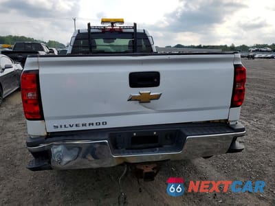 Zdjęcie 6 z 12 samochodu: 2018 CHEVROLET SILVERADO K2500 HEAVY DUTY VIN:1GC0KUEGXJZ131795 - miniatura