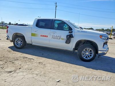 Czwarte zdjęcie samochodu z boku: 2023 CHEVROLET SILVERADO K1500 LT VIN:1GCUDDED6PZ231757 - miniatura