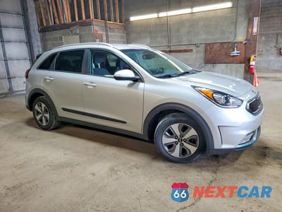 Czwarte zdjęcie samochodu z boku: 2019 KIA NIRO LX VIN:KNDCM3LD9K5322921 - miniatura