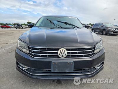 Piąte zdjęcie samochodu w środku: 2016 VOLKSWAGEN PASSAT SE VIN:1VWBT7A33GC002171 - miniatura