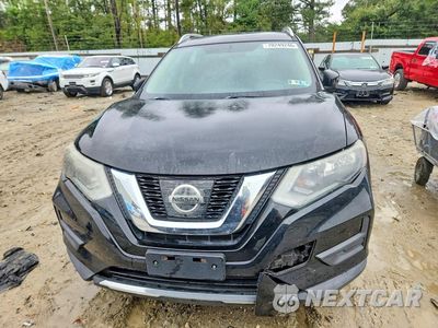 Piąte zdjęcie samochodu w środku: 2017 NISSAN ROGUE SV VIN:5N1AT2MVXHC852178 - miniatura