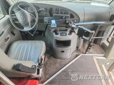 Zdjęcie 8 z 12 samochodu: 2003 FORD ECONOLINE E450 SUPER DUTY CUTAWAY VAN VIN:1FDXE45S03HA68625 - miniatura