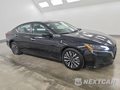 Czwarte zdjęcie samochodu z boku: 2025 NISSAN ALTIMA SV VIN:1N4BL4DV3SN367953 - miniatura