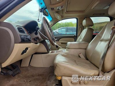 Zdjęcie 7 z 13 samochodu: 2011 CHEVROLET SUBURBAN K1500 LTZ VIN:1GNSKKE30BR180071 - miniatura