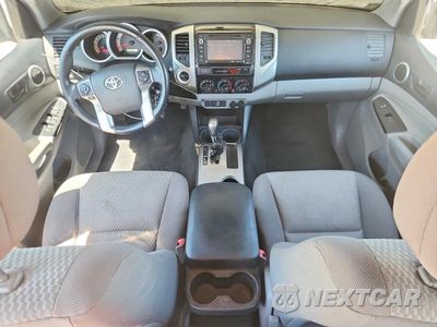 Zdjęcie 8 z 12 samochodu: 2015 TOYOTA TACOMA V6 VIN:5TFLU4EN1FX139440 - miniatura