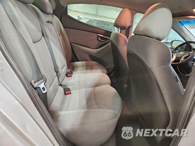 Zdjęcie 10 z 12 samochodu: 2012 HYUNDAI ELANTRA GLS VIN:5NPDH4AE9CH100729 - miniatura