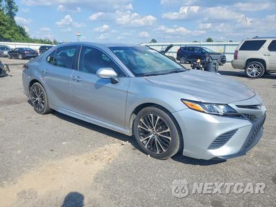 Czwarte zdjęcie samochodu z boku: 2018 TOYOTA CAMRY SE VIN:4T1B11HK4JU147882 - miniatura