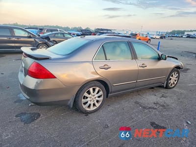 Trzecie zdjęcie samochodu z tyłu: 2007 HONDA ACCORD EX VIN:1HGCM665X7A081988 - miniatura