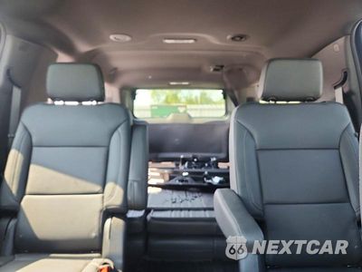 Zdjęcie 10 z 13 samochodu: 2026 CHEVROLET SUBURBAN C1500 LT VIN:1GNS5CKD6TR244707 - miniatura
