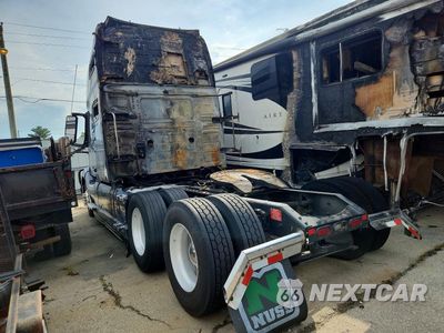 Drugie zdjęcie samochodu z przodu: 2019 VOLVO VNL SEMI TRUCK VIN:4V4NC9EH1KN873444 - miniatura