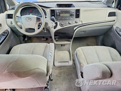 Zdjęcie 8 z 13 samochodu: 2011 TOYOTA SIENNA BASE 7-PASSENGER VIN:5TDZK3DC4BS025040 - miniatura