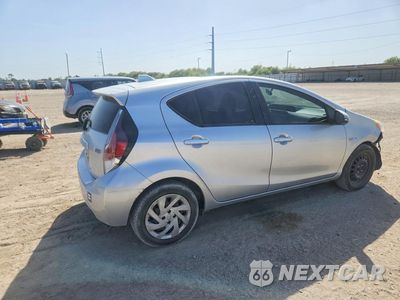 Trzecie zdjęcie samochodu z tyłu: 2015 TOYOTA PRIUS C TWO VIN:JTDKDTB34F1584279 - miniatura