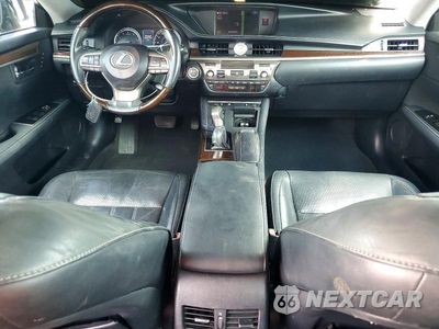 Zdjęcie 8 z 12 samochodu: 2016 LEXUS ES 350 VIN:58ABK1GG8GU035520 - miniatura