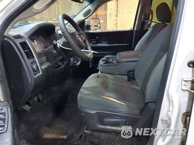 Zdjęcie 7 z 12 samochodu: 2017 RAM 1500 ST VIN:3C6RR7KTXHG556179 - miniatura