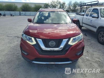 Piąte zdjęcie samochodu w środku: 2018 NISSAN ROGUE SV VIN:5N1AT2MT0JC763126 - miniatura