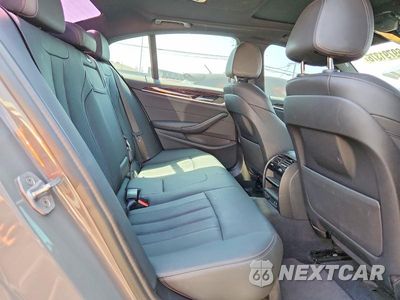 Zdjęcie 10 z 12 samochodu: 2021 BMW 530 I VIN:WBA53BH0XMWW96282 - miniatura