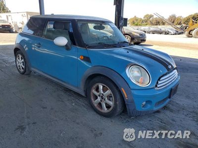 Czwarte zdjęcie samochodu z boku: 2008 MINI COOPER VIN:WMWMF33578TU67805 - miniatura