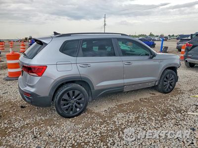 Trzecie zdjęcie samochodu z tyłu: 2022 VOLKSWAGEN TAOS S VIN:3VVDX7B29NM013470 - miniatura