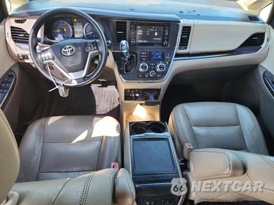 Zdjęcie 8 z 13 samochodu: 2018 TOYOTA SIENNA XLE 7-PASSENGER VIN:5TDDZ3DC8JS200491 - miniatura