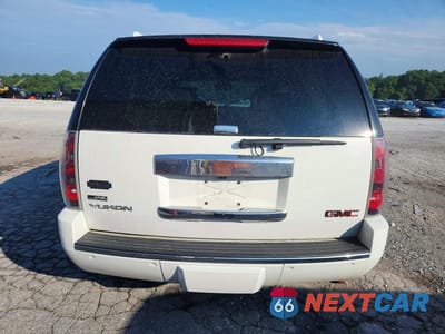 Zdjęcie 6 z 13 samochodu: 2009 GMC YUKON DENALI VIN:1GKFK03219J123836 - miniatura